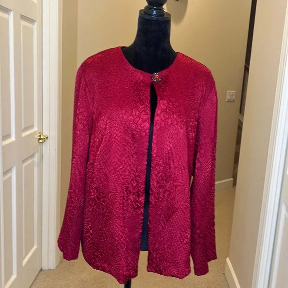 Red Textured‎ Jacket - Picture 1 of 10